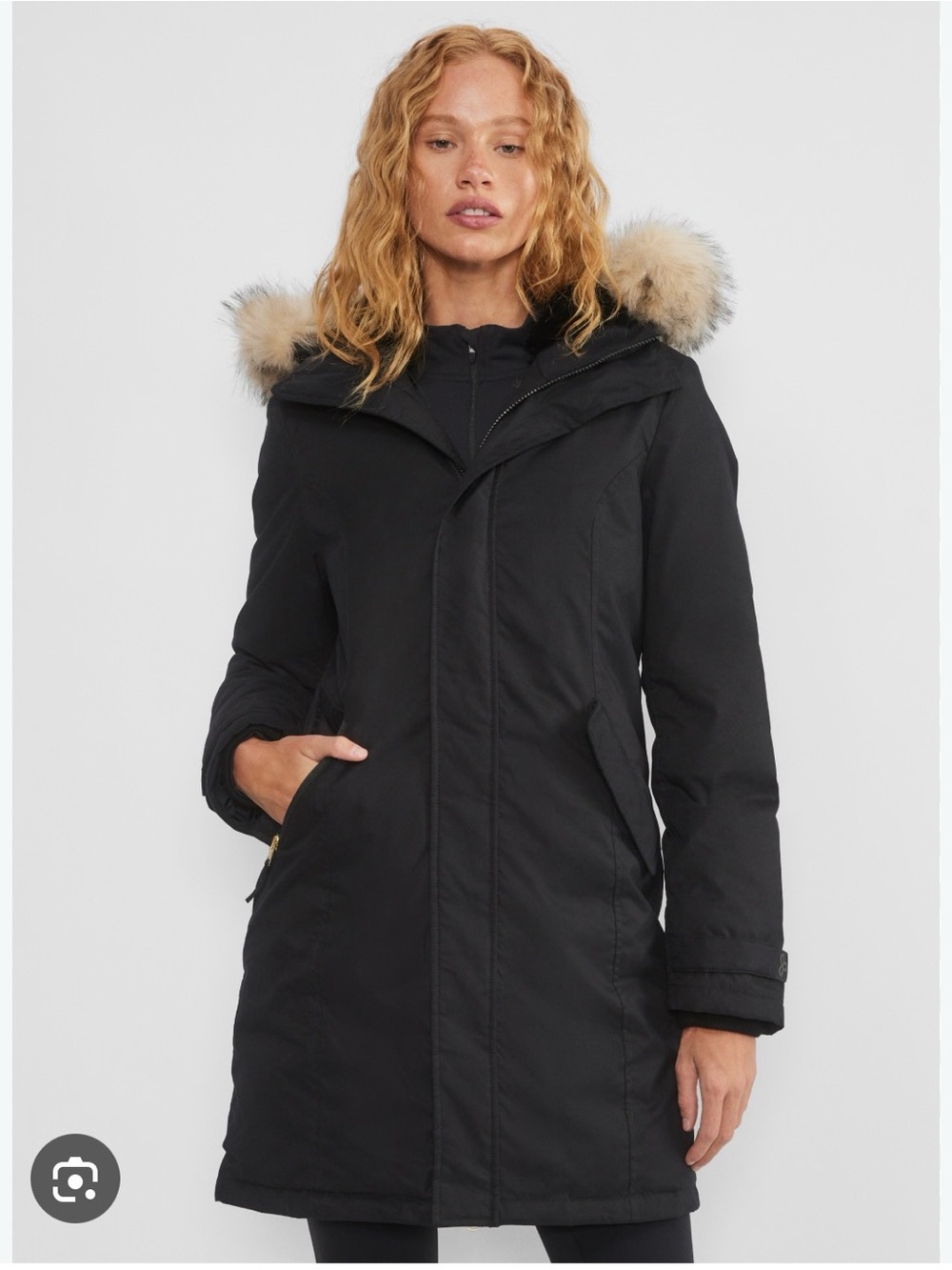 Aritzia The Summit Parka in Black- Size Medium